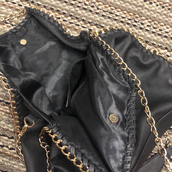 Black stylish bag with gold accent - Picture 3 of 4